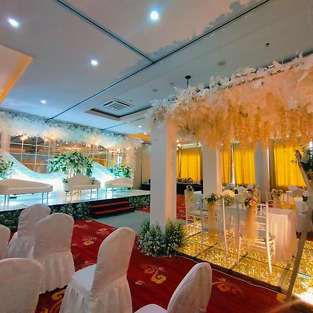 Sindoro Hotel Cilacap By Conary Esterno foto