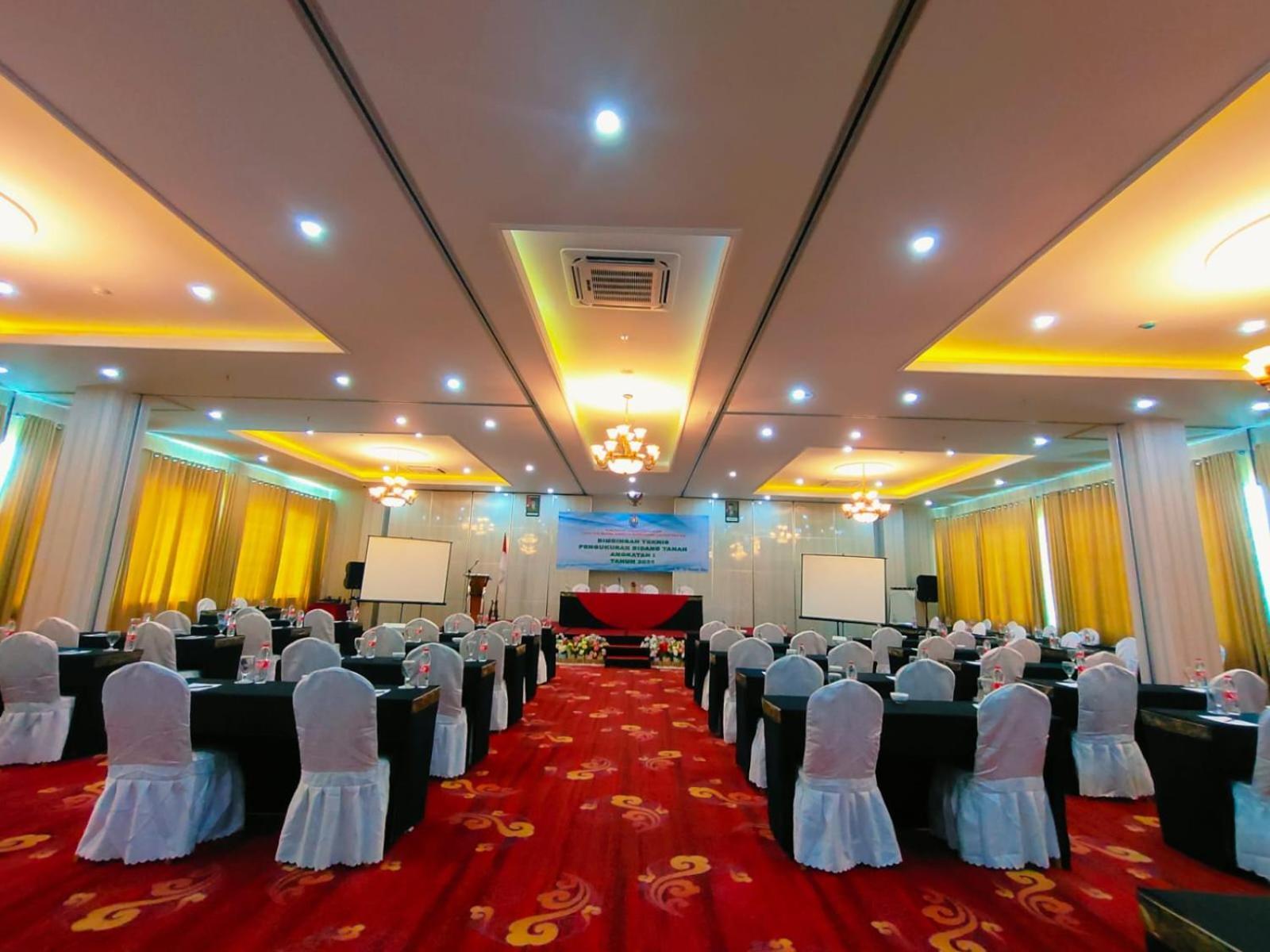 Sindoro Hotel Cilacap By Conary Esterno foto