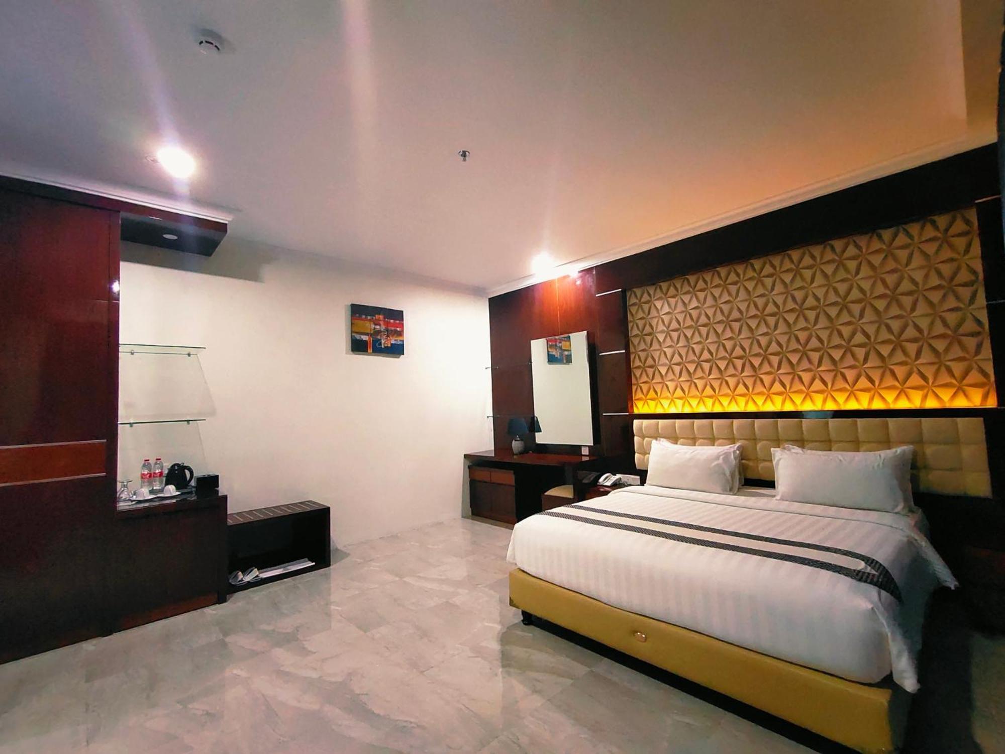 Sindoro Hotel Cilacap By Conary Esterno foto