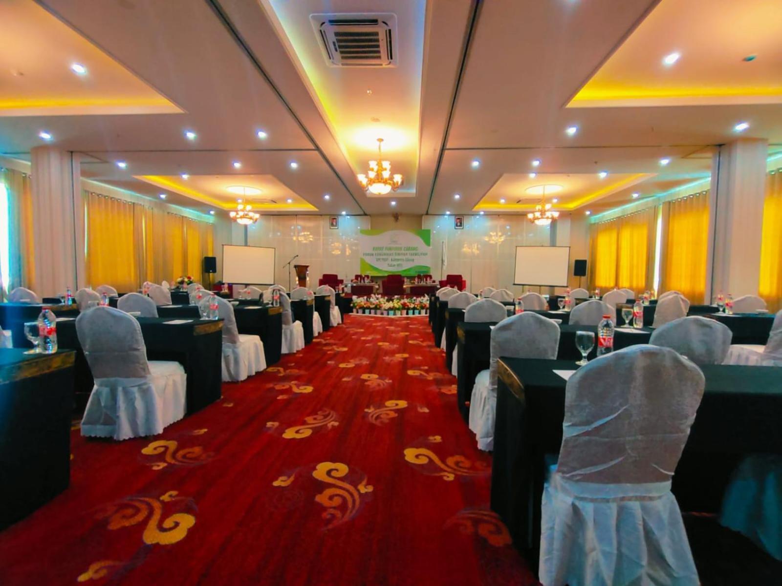 Sindoro Hotel Cilacap By Conary Esterno foto