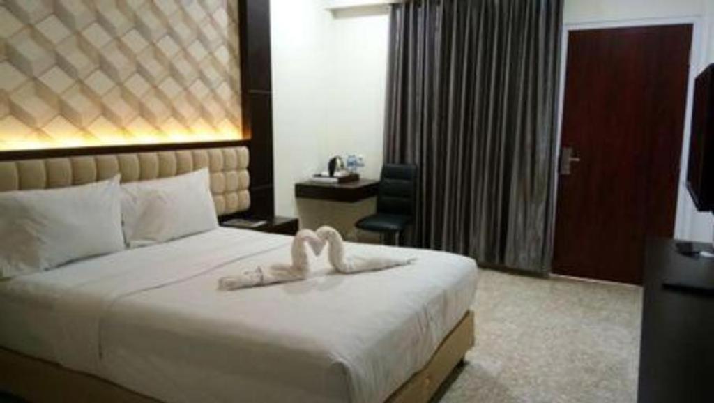 Sindoro Hotel Cilacap By Conary Esterno foto