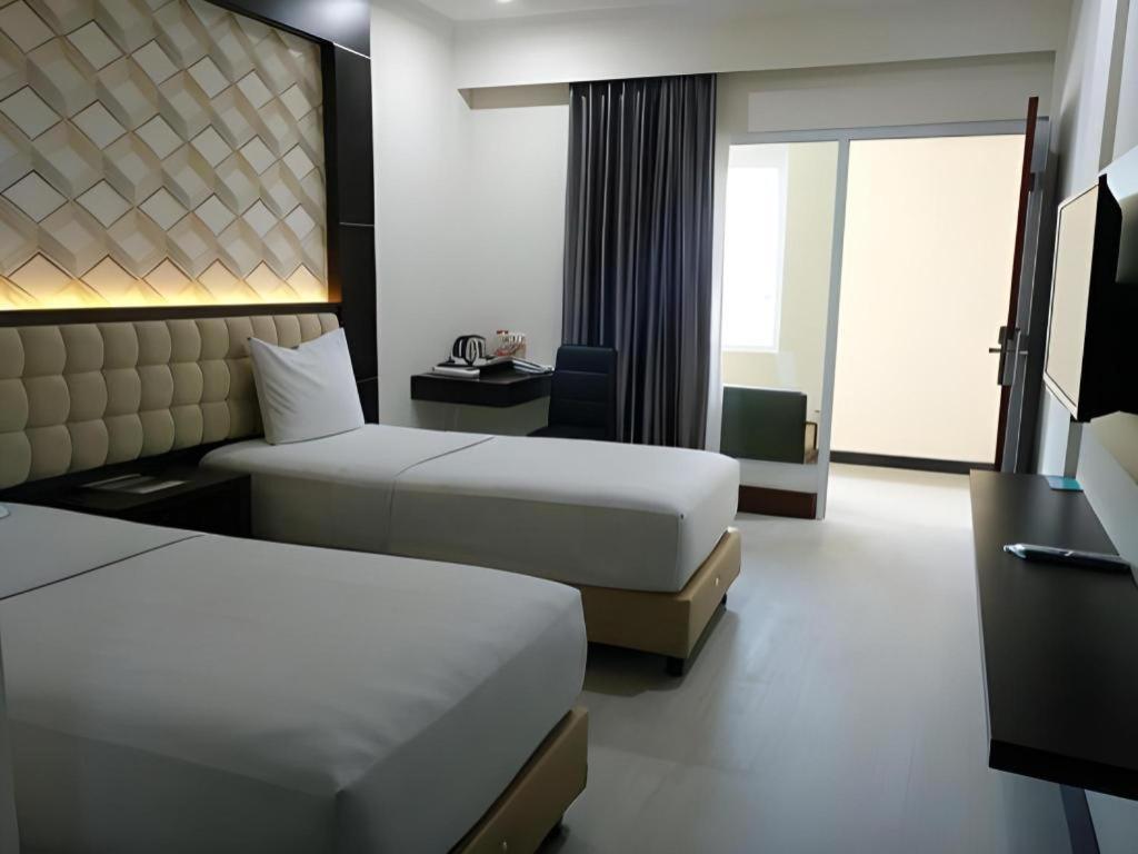 Sindoro Hotel Cilacap By Conary Esterno foto