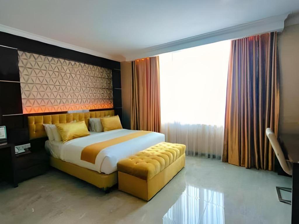 Sindoro Hotel Cilacap By Conary Esterno foto