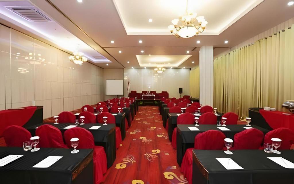 Sindoro Hotel Cilacap By Conary Esterno foto