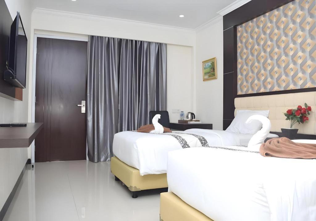 Sindoro Hotel Cilacap By Conary Esterno foto