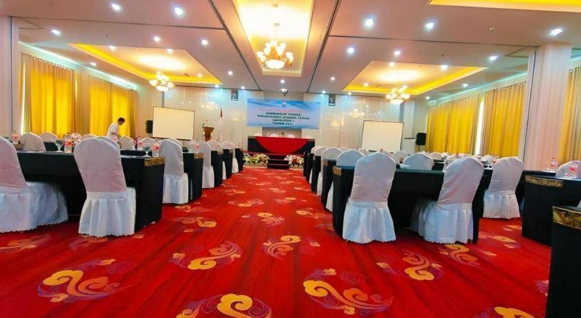 Sindoro Hotel Cilacap By Conary Esterno foto