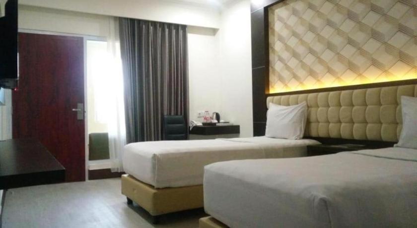 Sindoro Hotel Cilacap By Conary Esterno foto