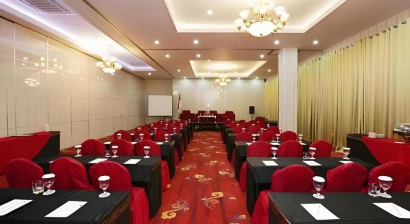 Sindoro Hotel Cilacap By Conary Esterno foto
