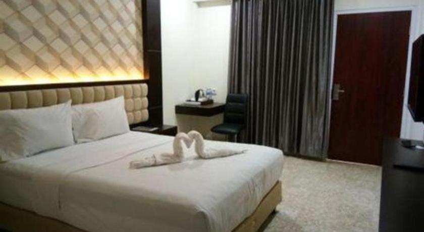 Sindoro Hotel Cilacap By Conary Esterno foto