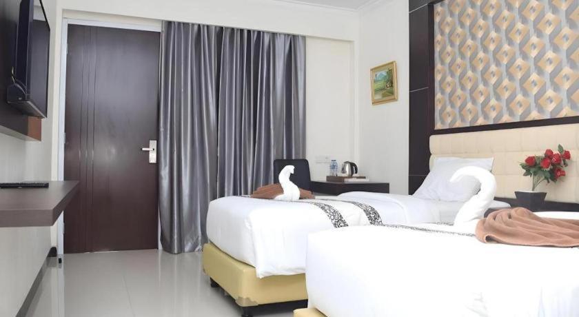 Sindoro Hotel Cilacap By Conary Esterno foto