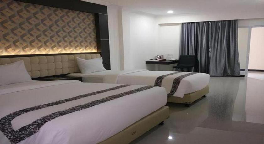 Sindoro Hotel Cilacap By Conary Esterno foto
