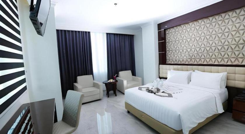 Sindoro Hotel Cilacap By Conary Esterno foto